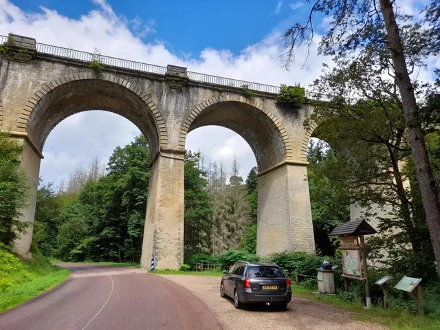 Pont Tatal (saut à l'élastique)