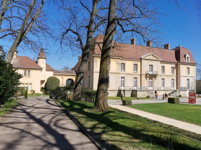 Information point Lacroix-Laval domain