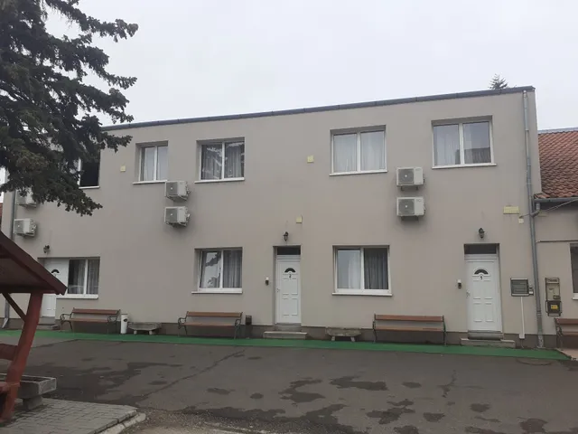 Airport MicroStore Panzió