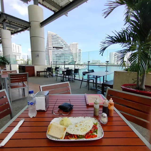 Manyée Puerto Cancun