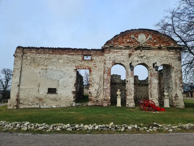 Zamek Rycerski w Sobkowie