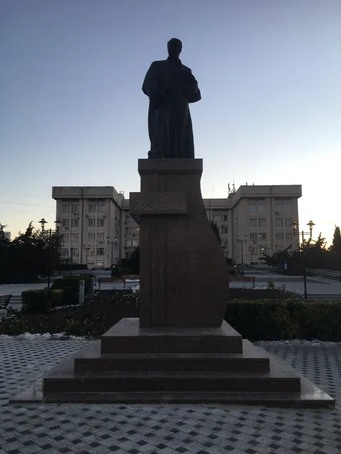 Pam'yatnyk Tarasovi Shevchenku