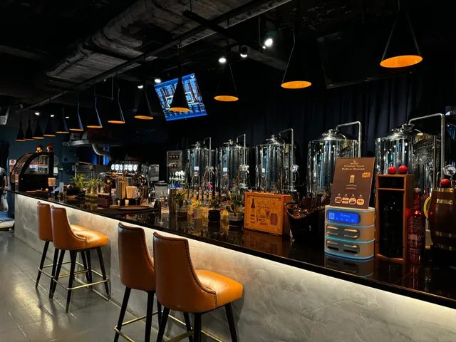 Pavilion Live House 皇苑