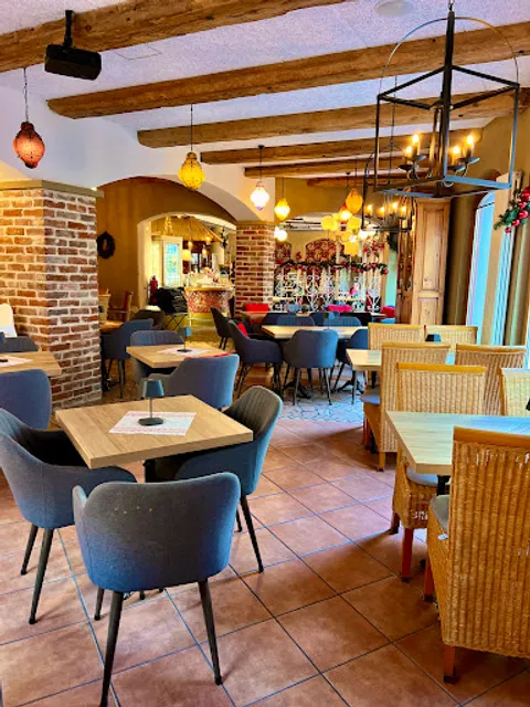 CAPPUCCINO - Café - Bistro - Cocktailbar -