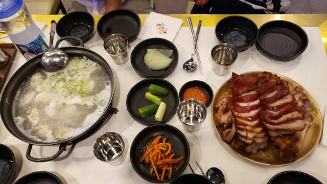 Manjok Oh Hyang Jokbal