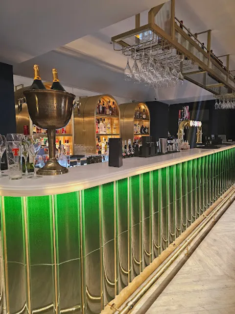 Bond Restaurant & Cocktail Bar