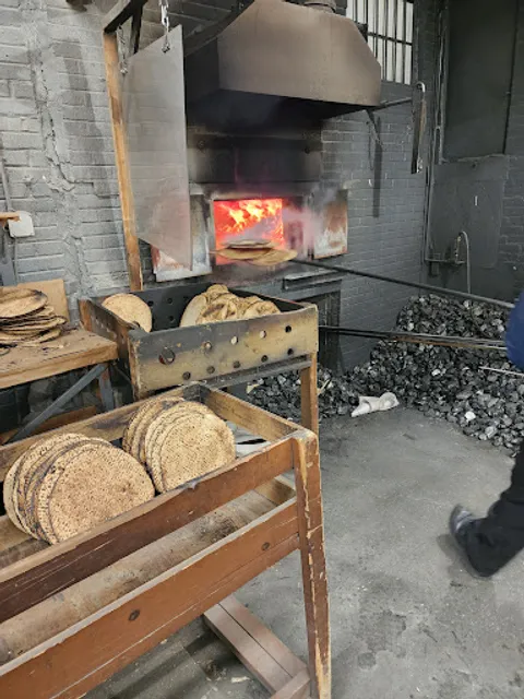 Kerestir Matzah Bakery קערעסטיר מצה בעקערי