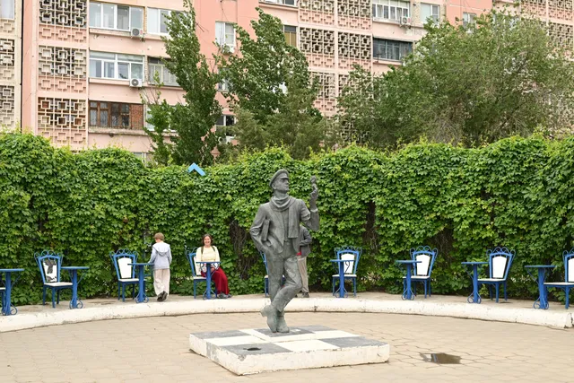 Monument to Ostap Bender