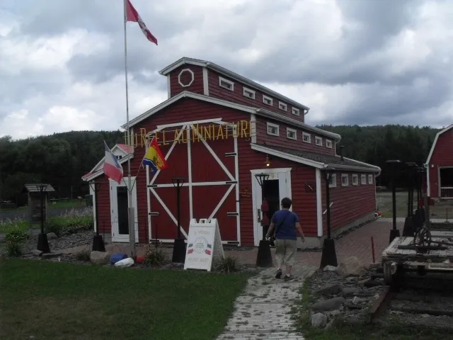Centre D'Interprétation des Voies Ferrées: Du Réel au Miniature