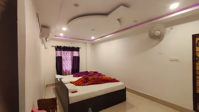 MAA TARA LODGE ( CLEAN , BUDGET FRIENDLY & EASILY ACCESSABLE)