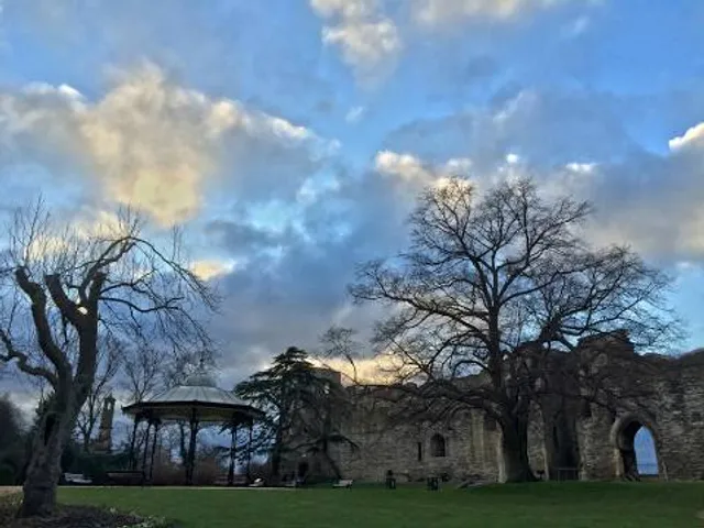 Newark Castle and Gardens