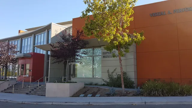 Euphrat Museum Of Art