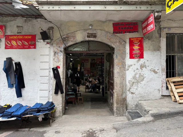 Kuveloğlu Han da Tarihi Pide Fırını