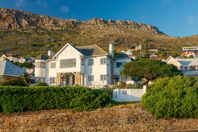 Sunny Cove Manor Guesthouse