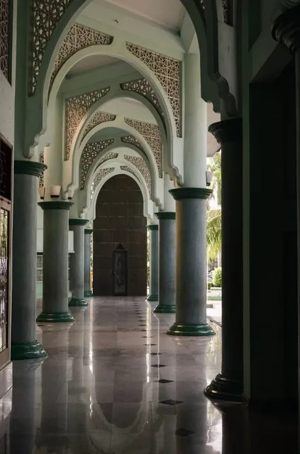 Masjid Raya Al A'zhom Tangerang