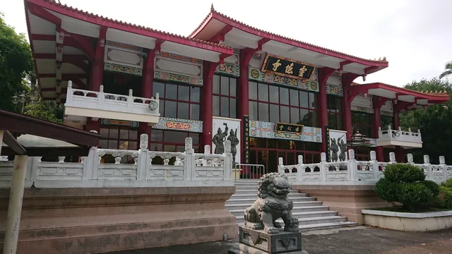 Green Grass Lake Lingyin Temple