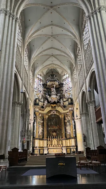 Church of Our Lady across the river Dijle