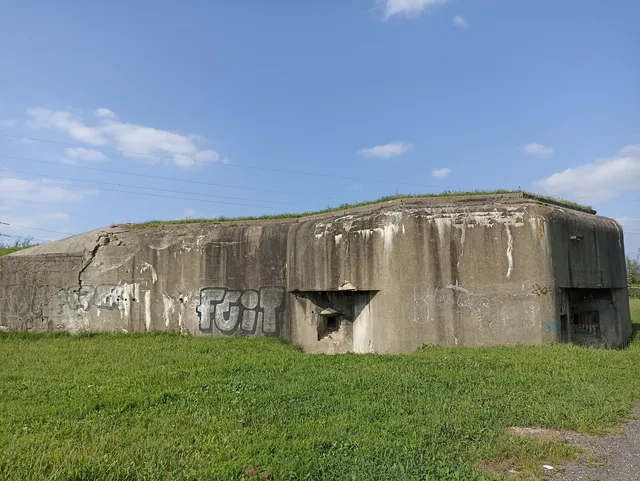 MO-S 4 U šedé villy