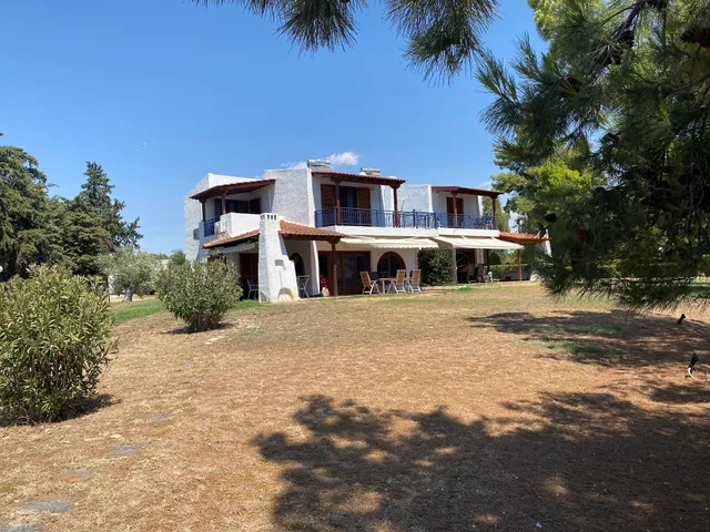 Luna villa private beach