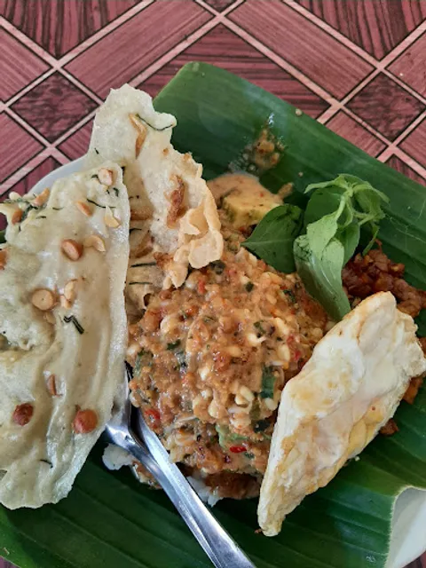 Sego Pecel Madiun Dan Nasi Rawon Bu Dewi