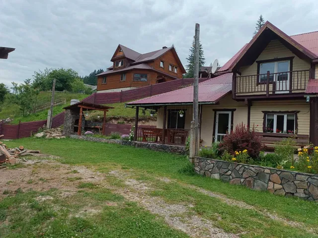 Hostynnyy Dvir U Anheliny