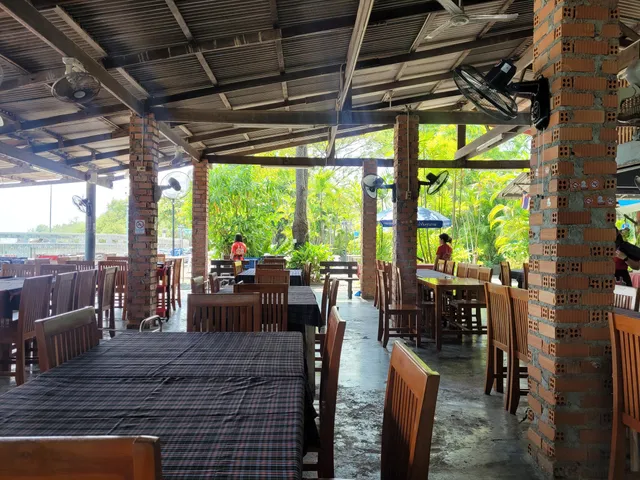 Parlai Seafood Restaurant