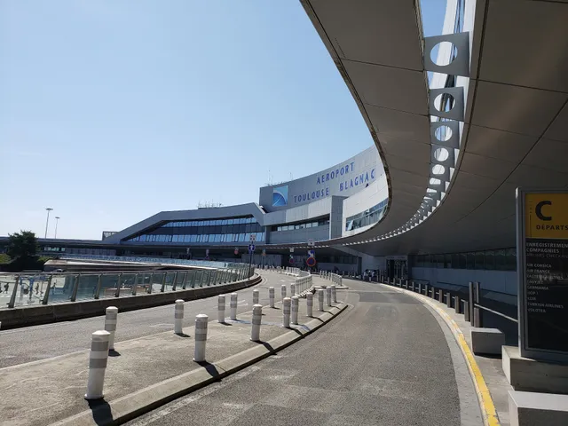 Fnac Toulouse Blagnac Airport