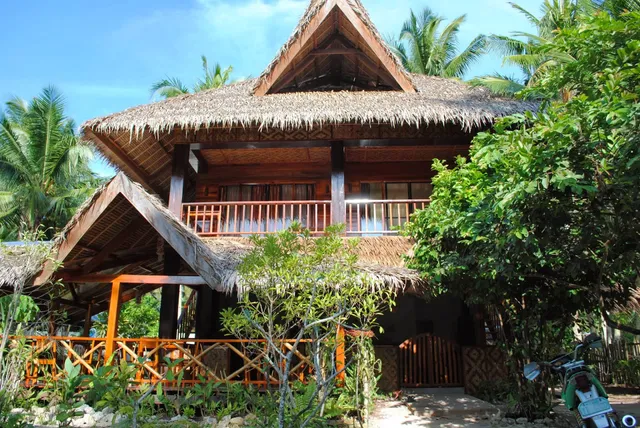 La Luna Island Resort