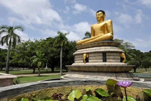 Viharamahadevi Park Aquarium