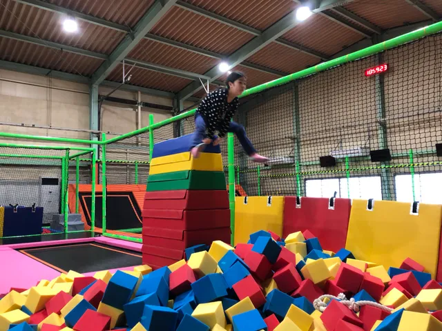 トランポリン AIRJOY