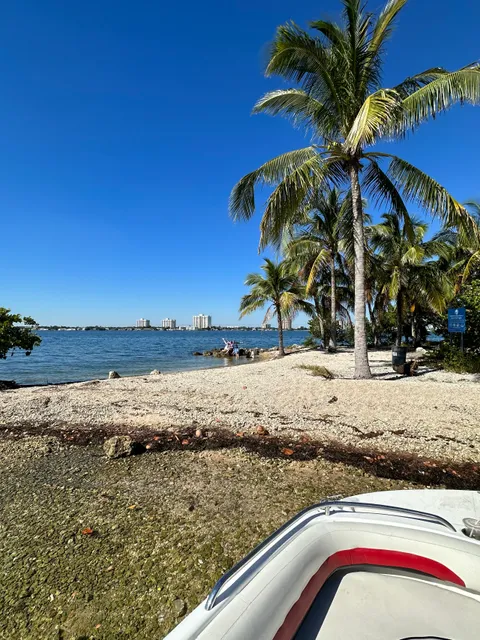 Sandspur Island / Raccoon Island