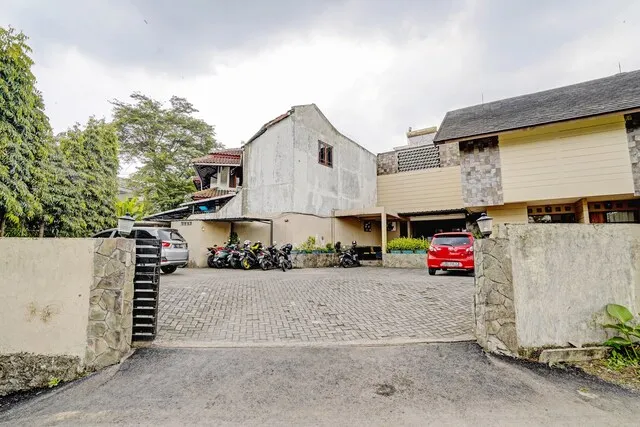 OYO 90293 Guest House Cigadung 9a