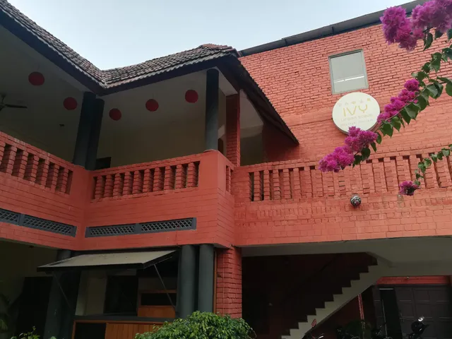 OYO 8472 Gomti Nagar