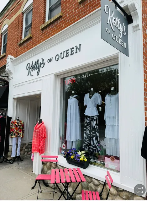 Kelly's on Queen