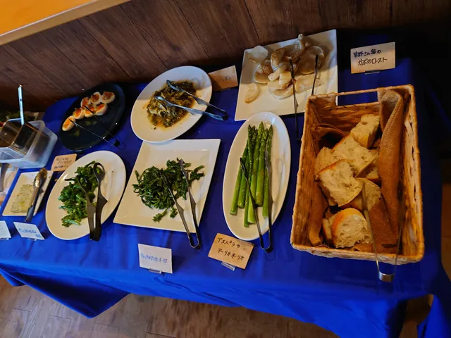 Co-working & Co-learning Space アカリ