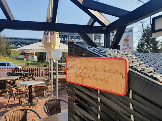 Schiffer Gasthaus und Café am Schiffshebewerk