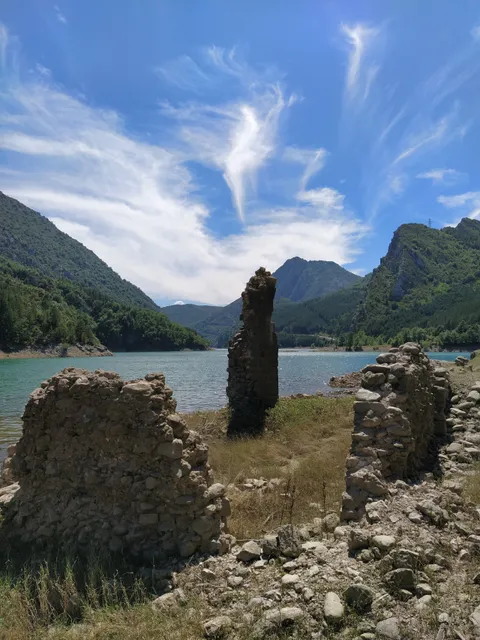 Abadia de Santa Maria de Lavaix