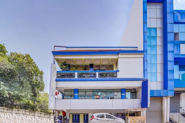 OYO 28263 Hotel Balbir Continental