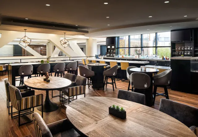 Iron & Oak Restaurant and Bar