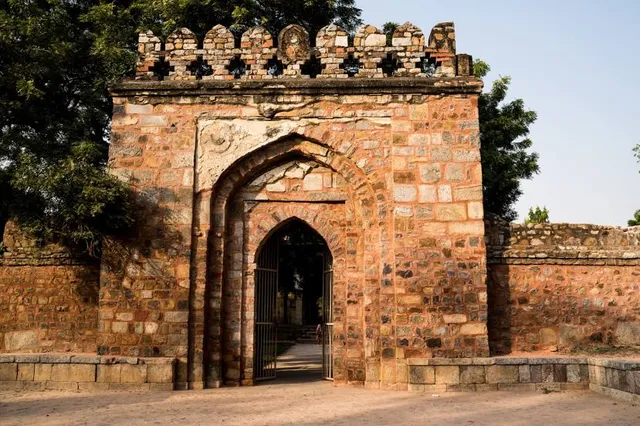 Lodhi Fort (Purana Qila)