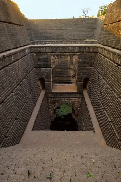 Naktya Ravlyachi Vihir