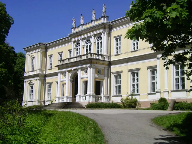 Ośrodek Dziedzictwa Kulturowego i Tradycji Rolnej Ponidzia - Pałac Wielopolskich