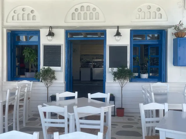 Βουκαμβίλια Το σπίτι του μεζέ - Voukamvilia Tinos