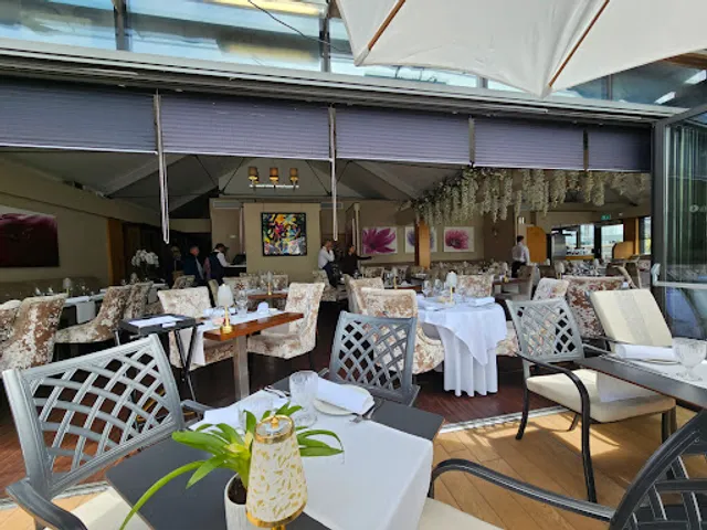 Quayside Bistro & Grill