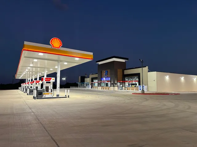 Roadster Travel Center & Truck Stop