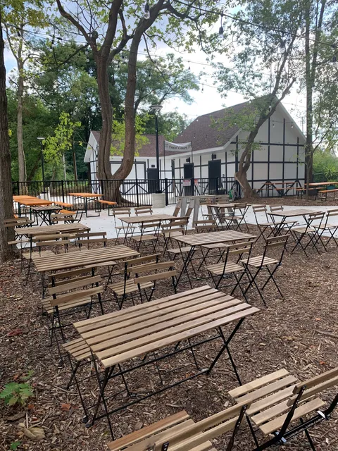 Steinspark Biergarten and Food Court