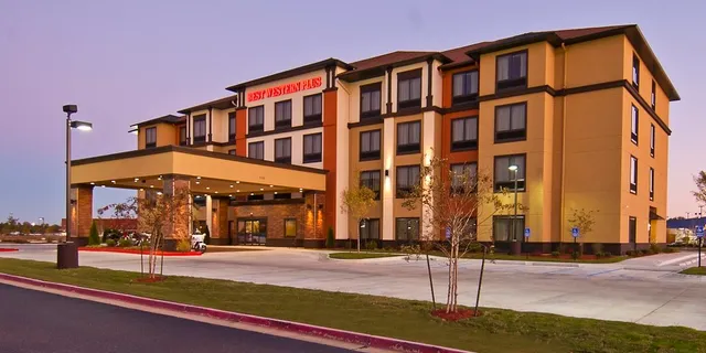 Best Western Plus Tupelo Inn & Suites
