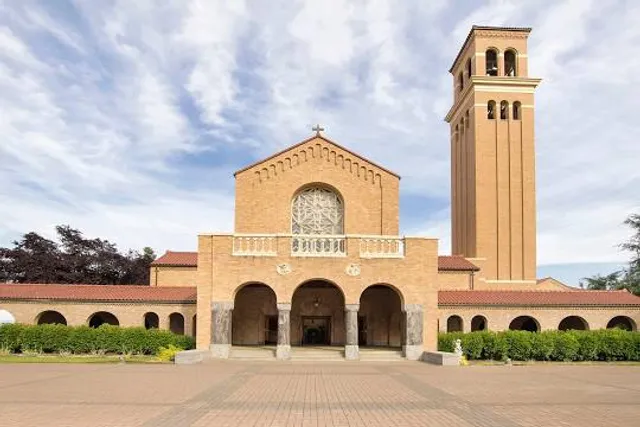 Franklin D. Murphy Sculpture Garden