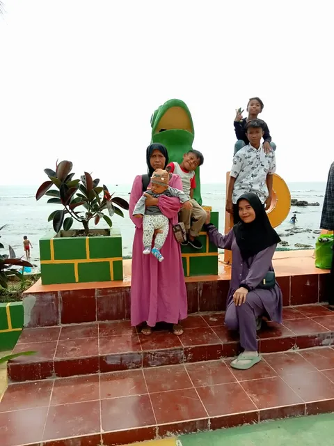 Wisata Pantai Kodok Carita