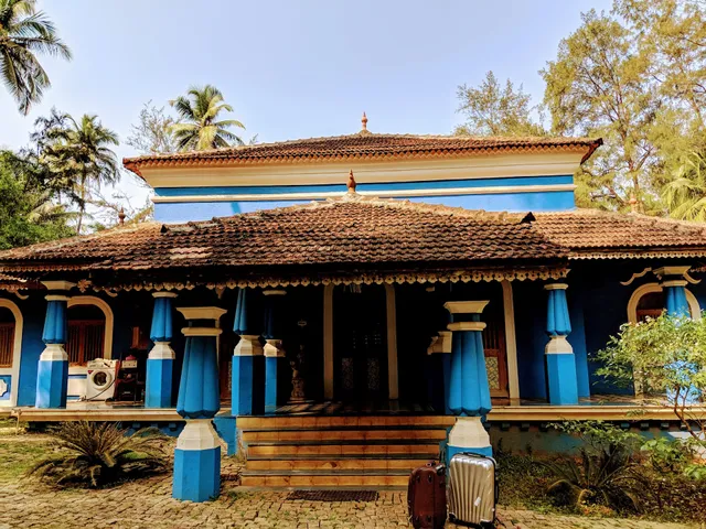 Portuguese Villa, by GuestHouser